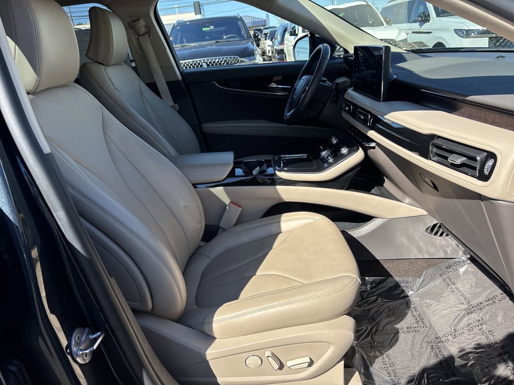 Certified 2022 Lincoln Nautilus Reserve w/ Luxury Package image 15