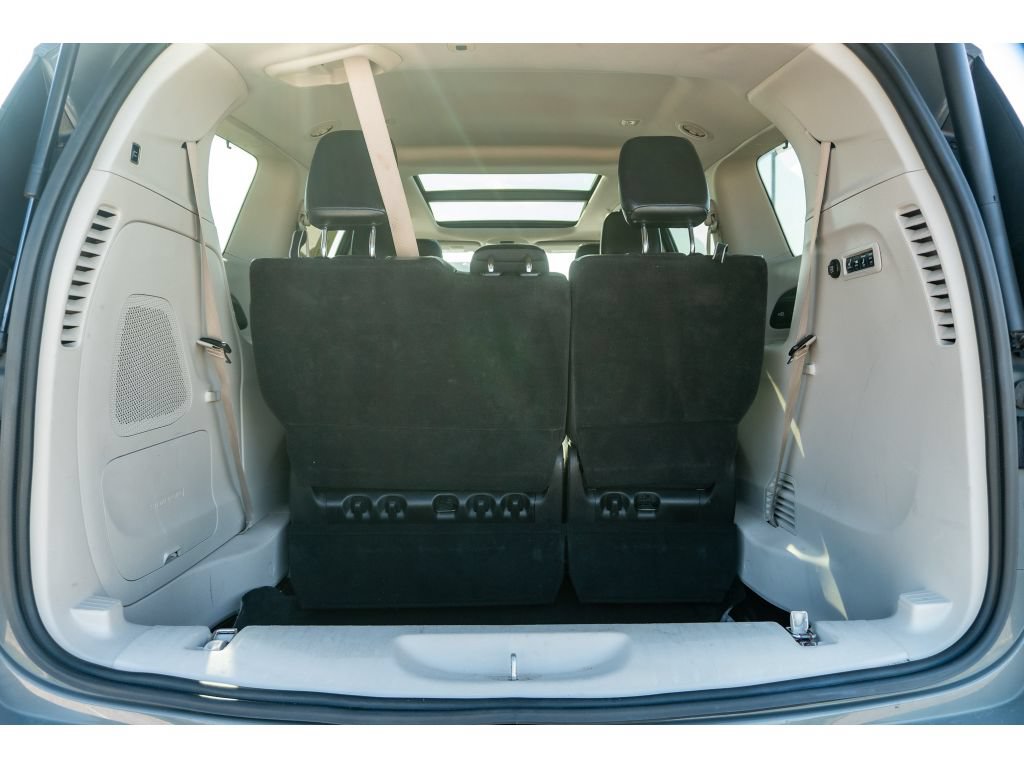 Used 2022 Chrysler Pacifica Limited FWD image 17