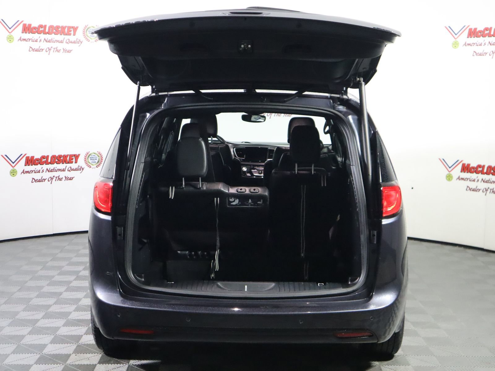 Used 2020 Chrysler Pacifica Touring-L AWD/4WD image 10