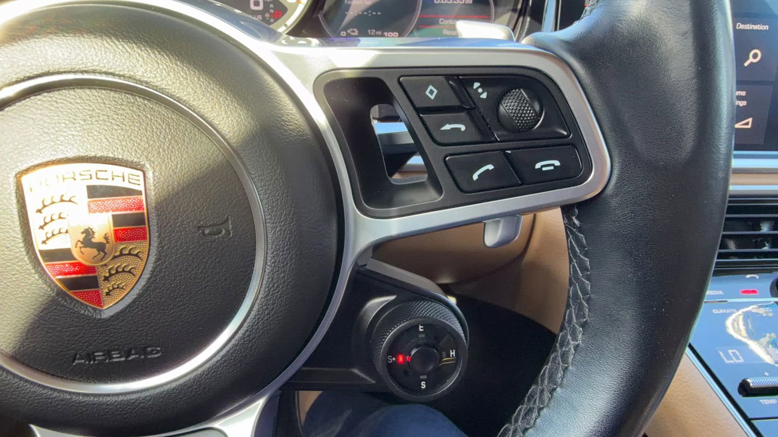 Used 2018 Porsche Panamera 4 AWD/4WD image 18