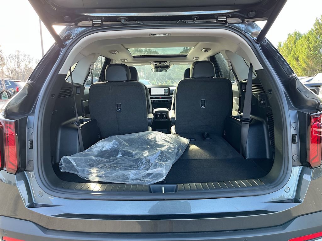 Certified 2025 Kia Sorento EX w/ EX Panoramic Sunroof Package image 30