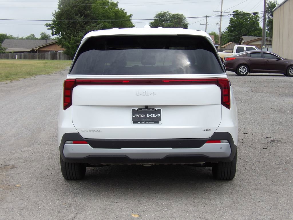 Used 2026 Kia Carnival LXS FWD image 7