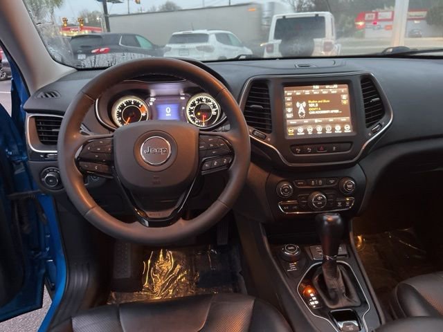 Used 2023 Jeep Cherokee Altitude Lux image 17