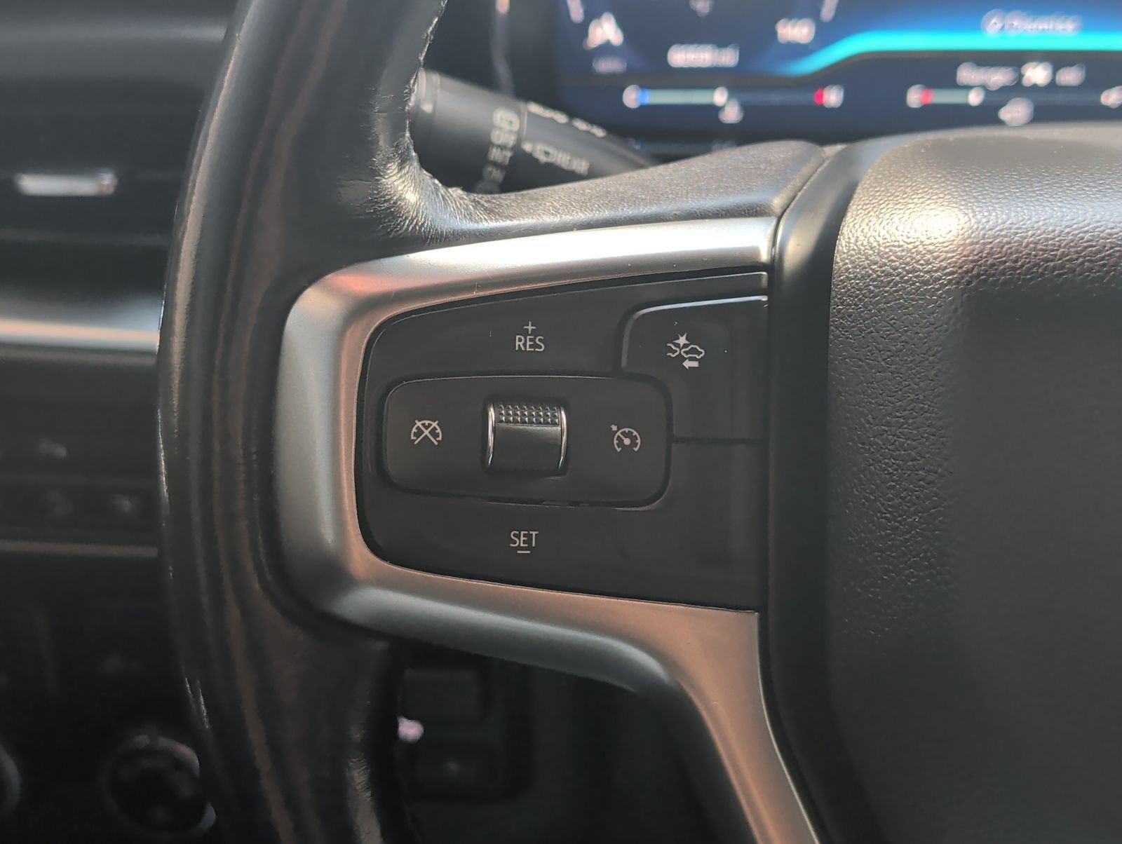 Used 2022 Chevrolet Tahoe Z71 w/ Z71 Off-Road Package AWD/4WD image 14