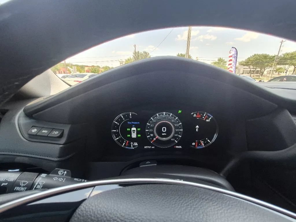 Used 2018 Cadillac Escalade Luxury RWD image 35