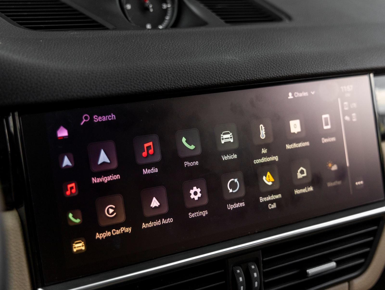 Certified 2023 Porsche Cayenne AWD/4WD image 31