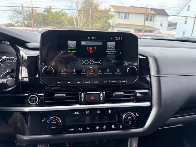 Used 2023 Nissan Pathfinder SL image 25