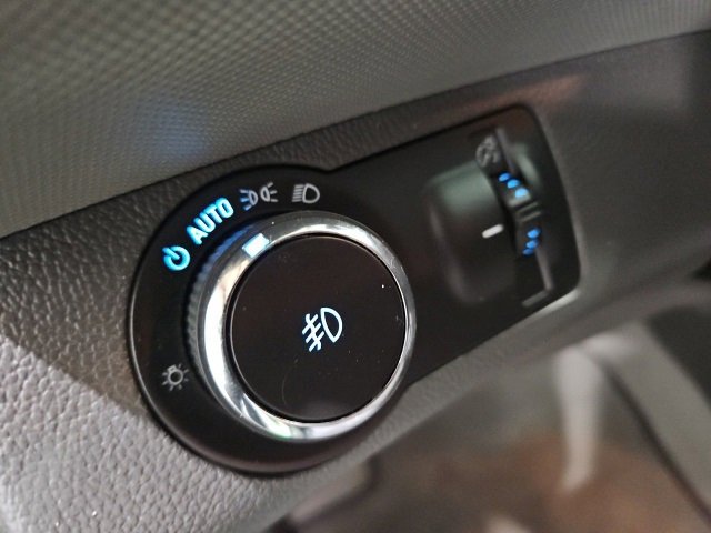 Used 2015 Chevrolet Sonic LT image 16