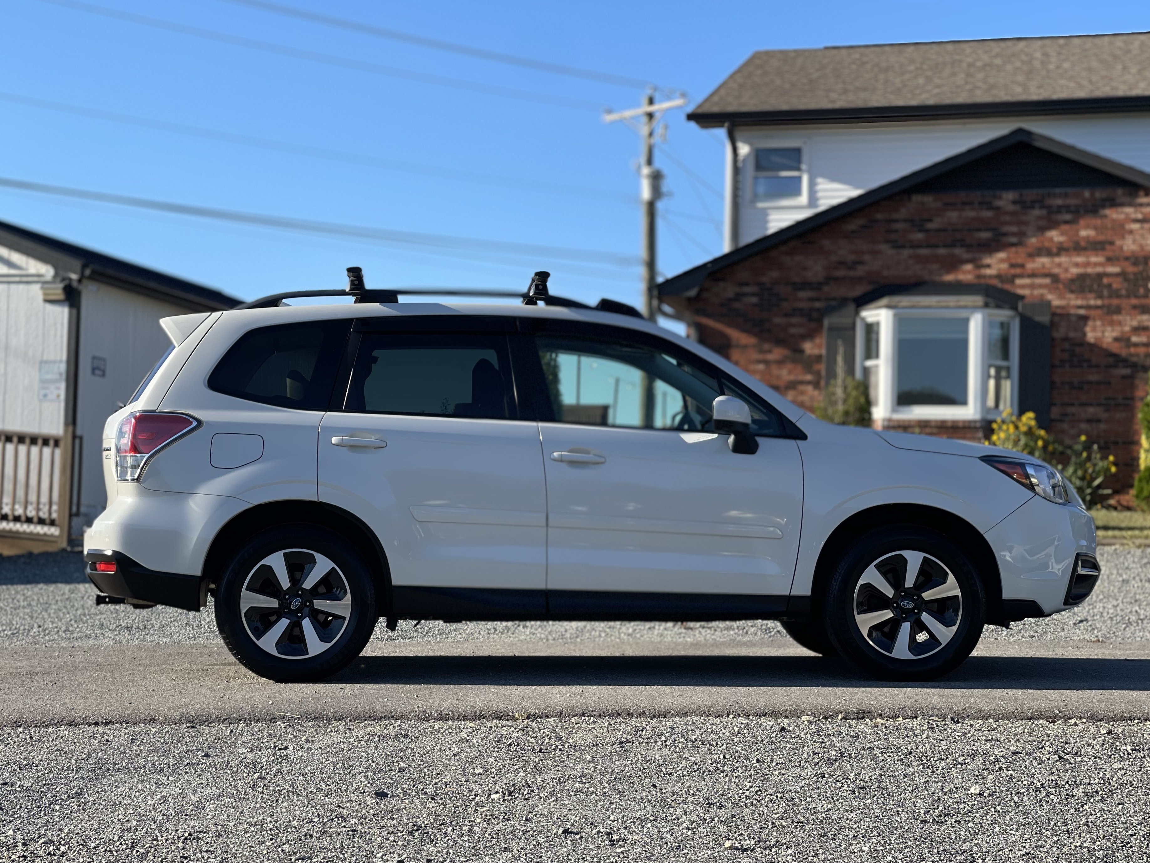 Used 2017 Subaru Forester 2.5i Premium w/ All-Weather Package AWD/4WD image 2