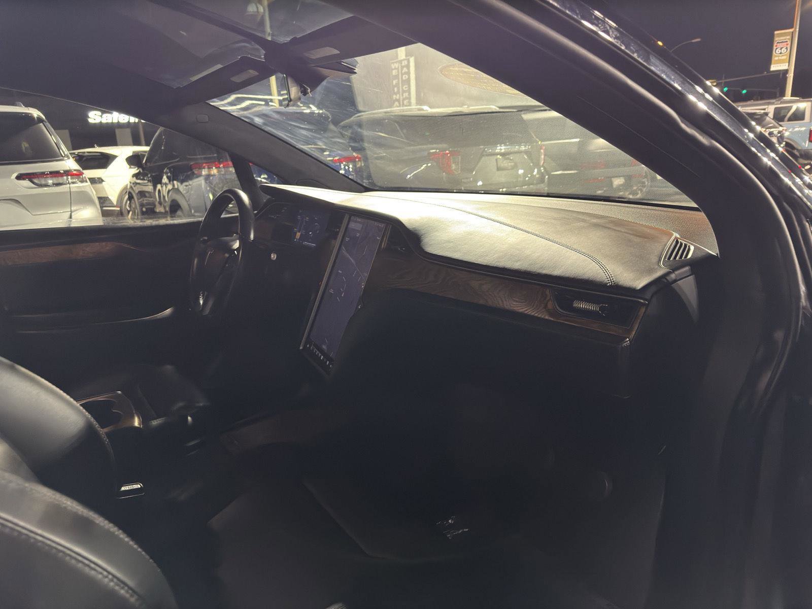 Used 2018 Tesla Model X 75D image 38