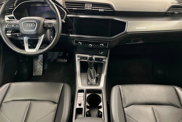 Used 2025 Audi Q3 2.0T Premium image 13