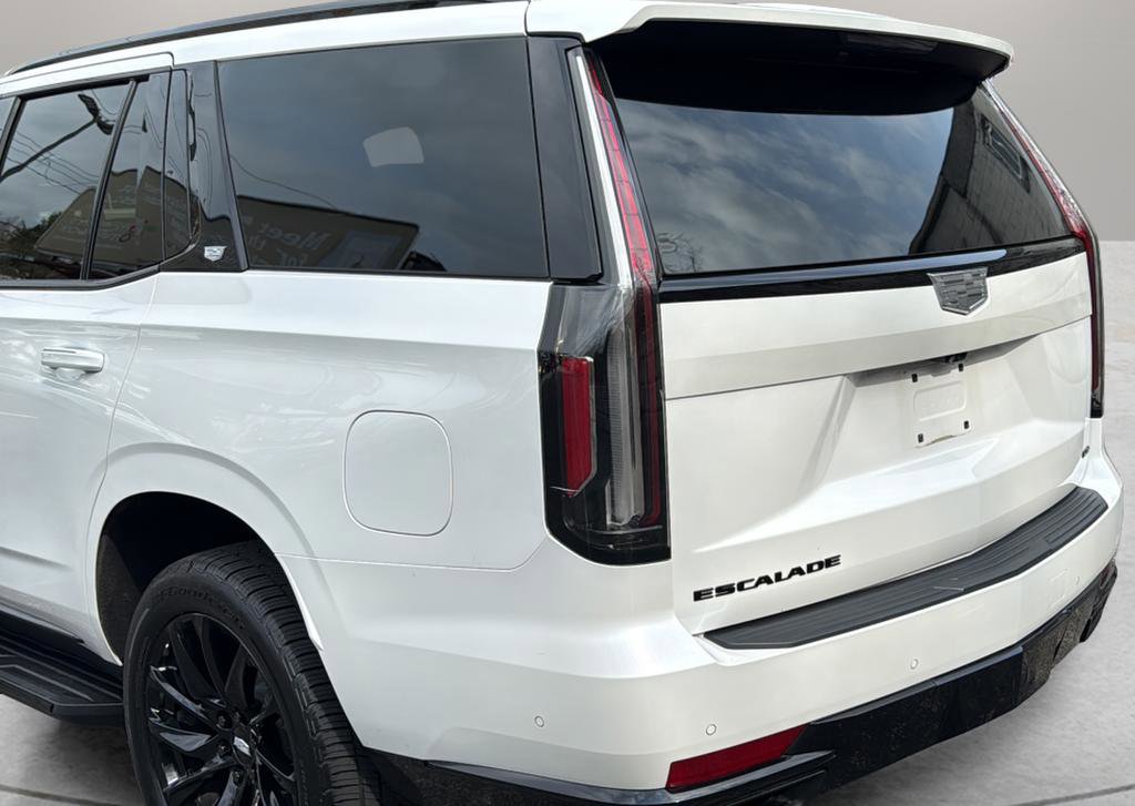 Used 2024 Cadillac Escalade Sport w/ LPO, ONYX Package image 13
