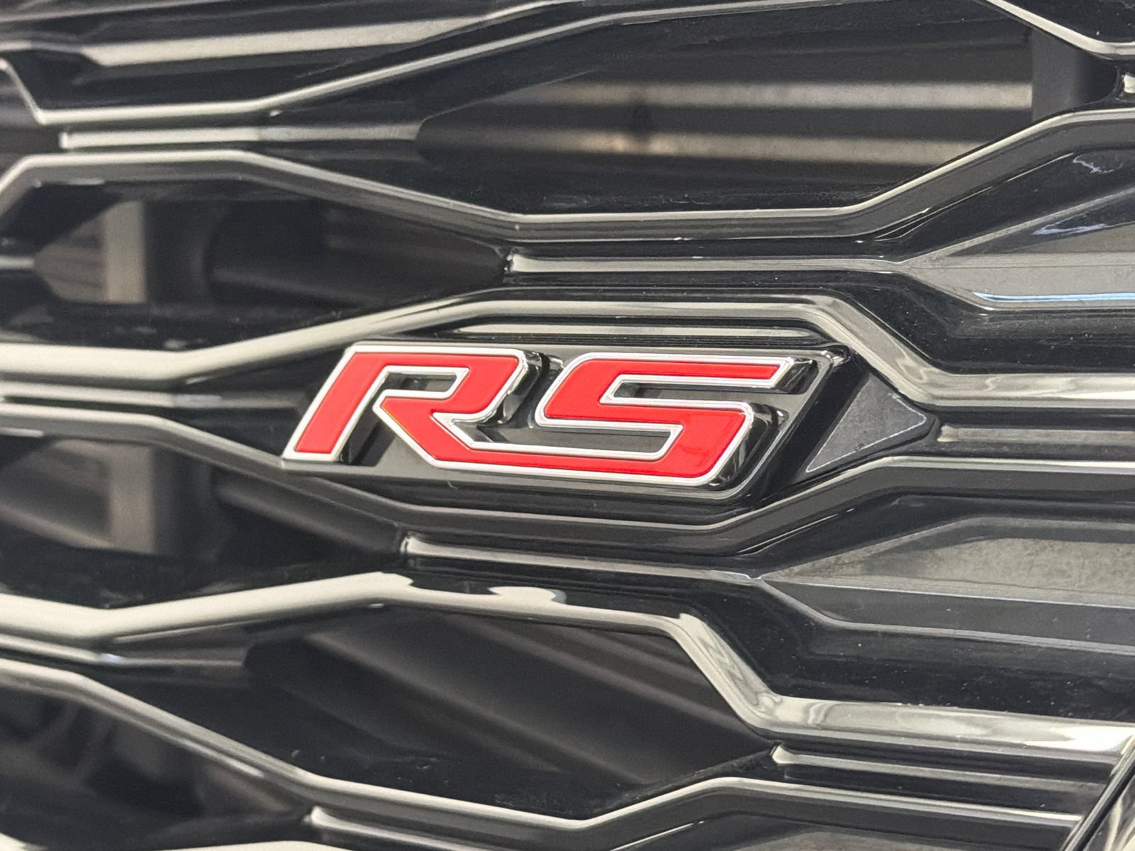 Used 2023 Chevrolet Equinox RS FWD image 14