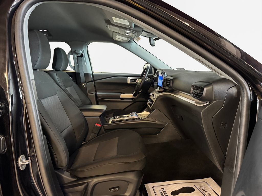 Used 2023 Ford Explorer XLT AWD/4WD image 26