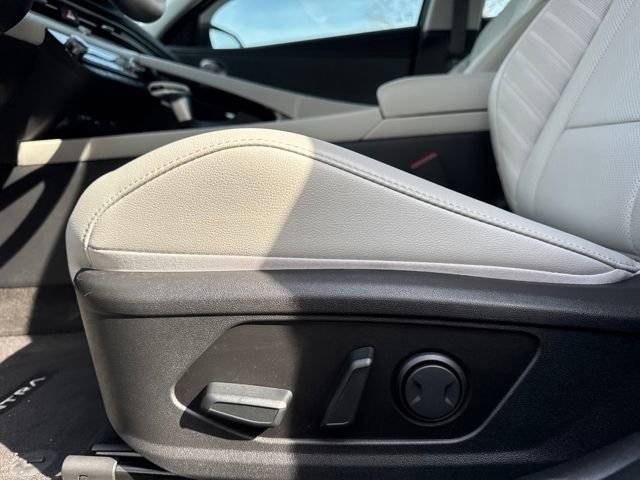 Certified 2022 Hyundai Elantra Limited w/ Cargo Package image 14