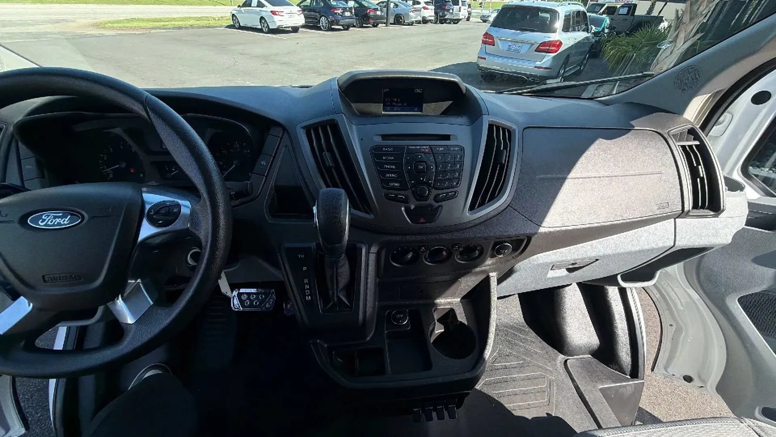 Used 2019 Ford Transit 250 130 Low Roof RWD image 17
