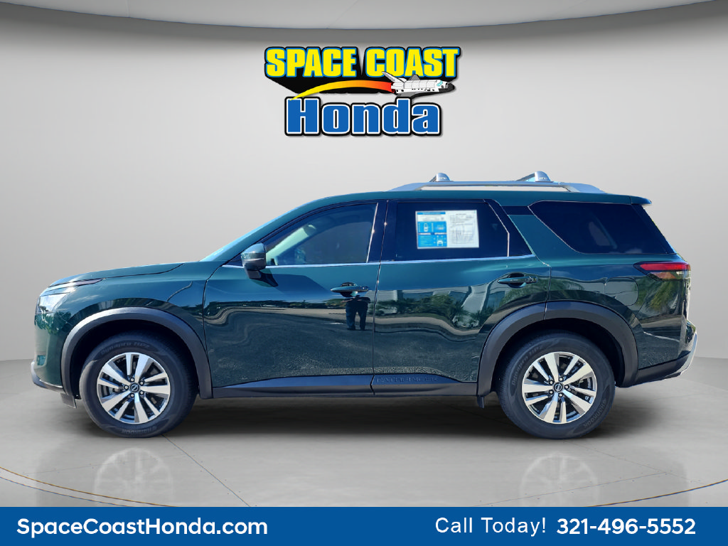 Used 2023 Nissan Pathfinder SL w/ Lighting Package (N92) FWD image 6