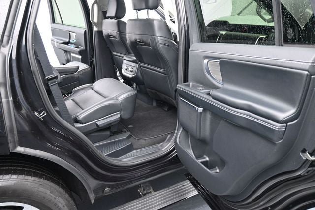 Used 2025 Ford Expedition Platinum AWD/4WD image 13