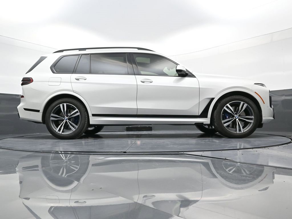 Used 2026 BMW X7 xDrive40i w/ M Sport Package image 30