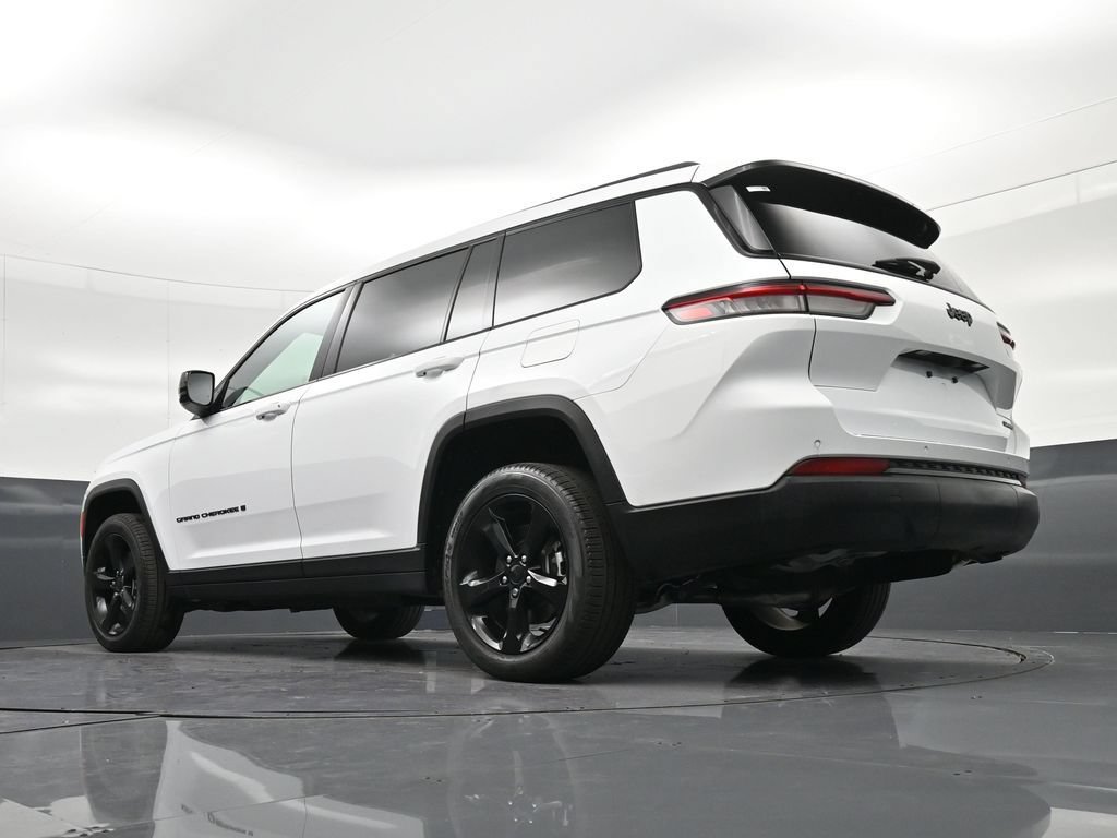 Used 2025 Jeep Grand Cherokee L Limited w/ Black Appearance Package RWD image 26