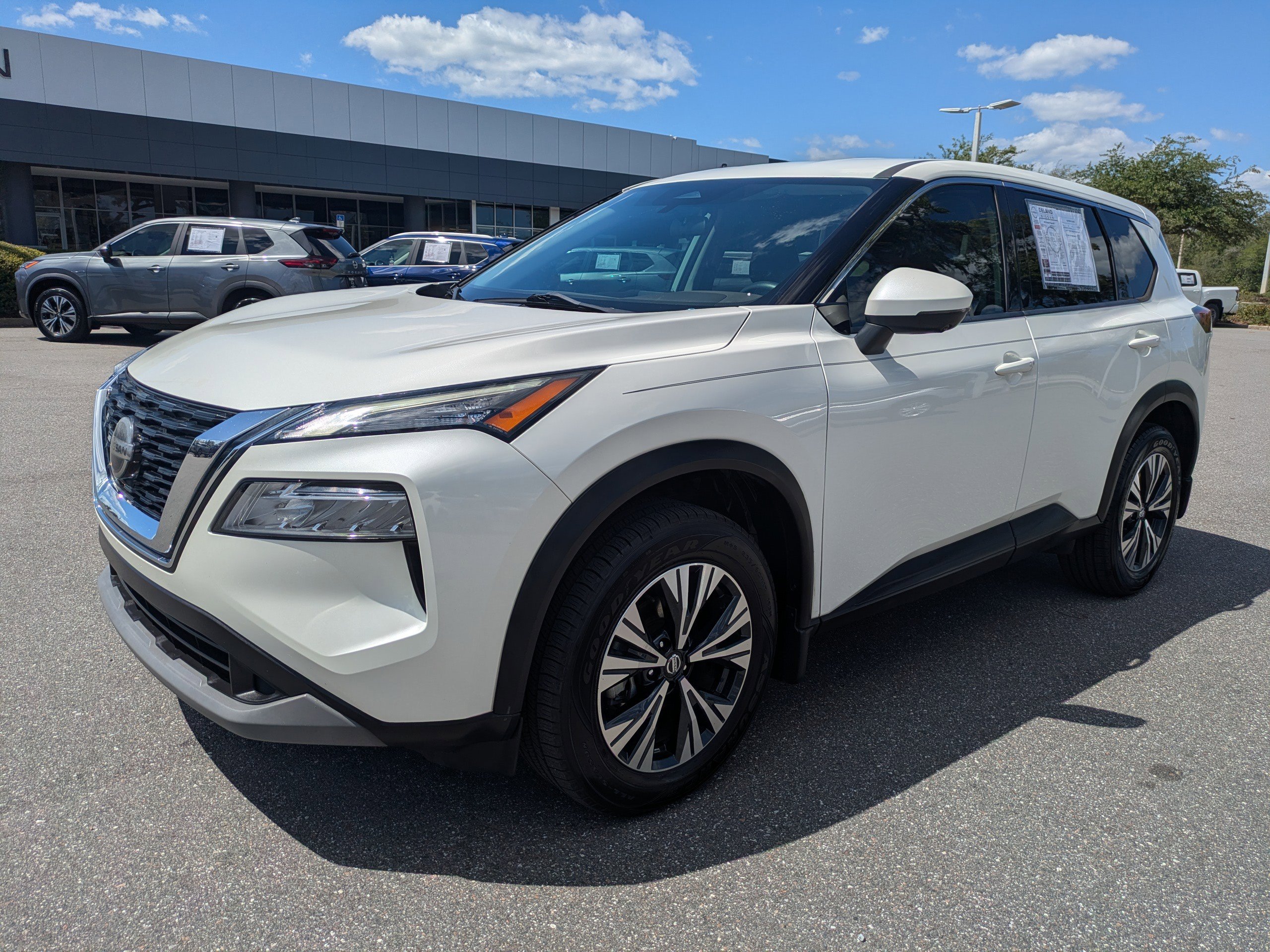 Used 2021 Nissan Rogue SV FWD image 8