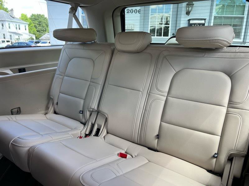Used 2018 Lincoln Navigator L Reserve w/ Technology Package AWD/4WD image 9
