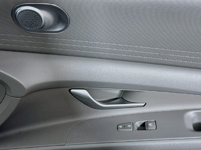 Certified 2025 Hyundai Elantra Hybrid FWD image 34