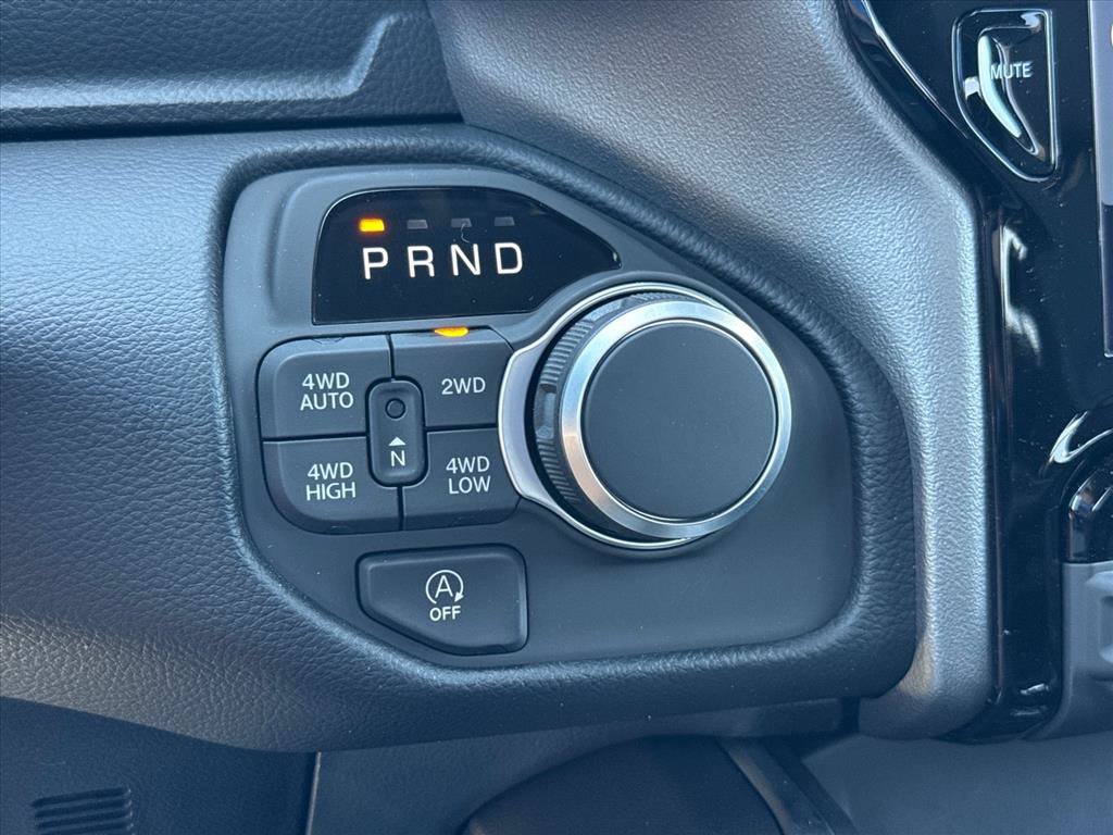 New 2026 RAM 1500 Big Horn AWD/4WD image 17