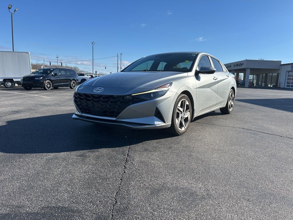 Used 2023 Hyundai Elantra SEL w/ Convenience Package image 6