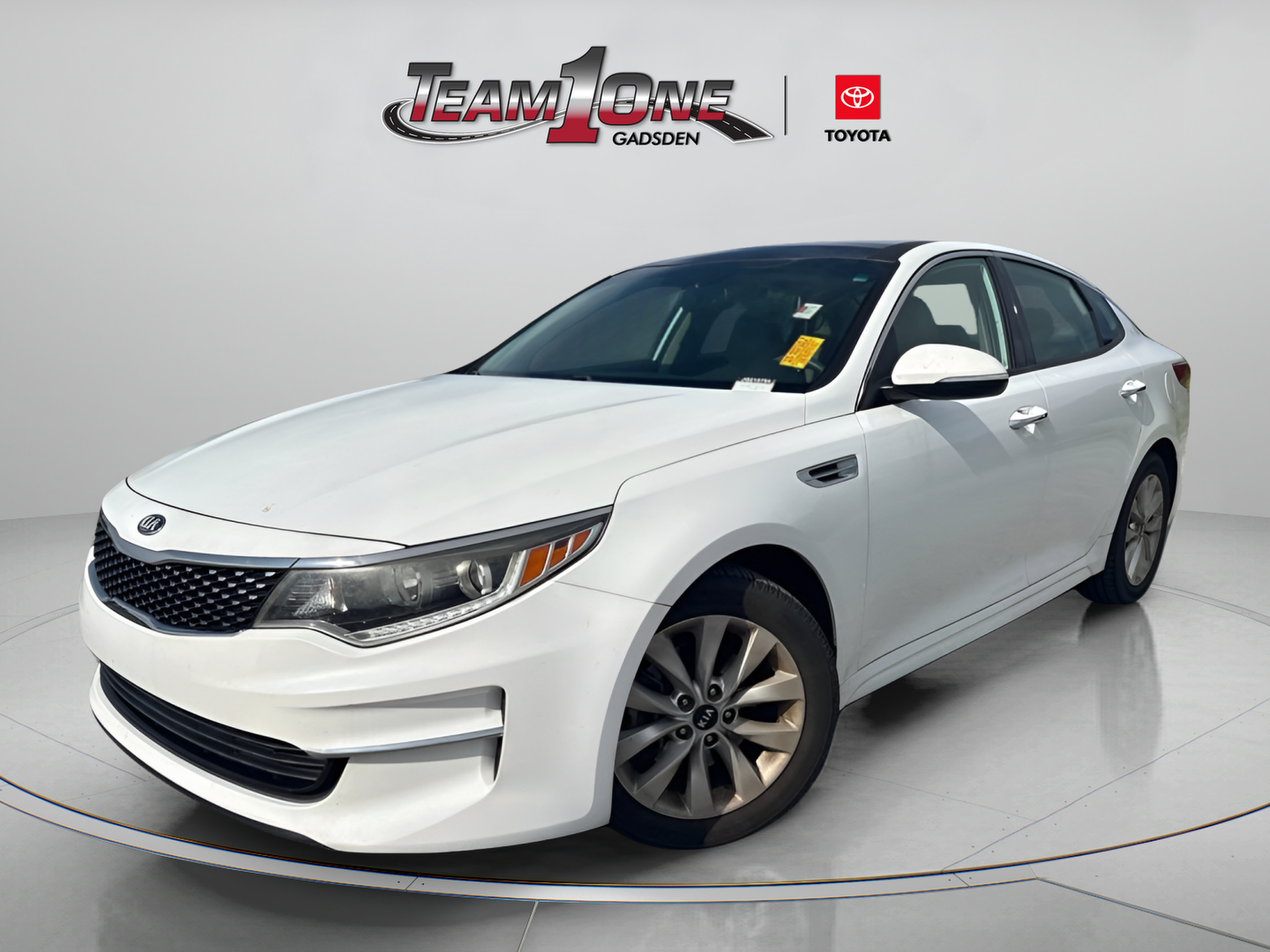 Used 2018 Kia Optima EX w/ Premium Package FWD image 4