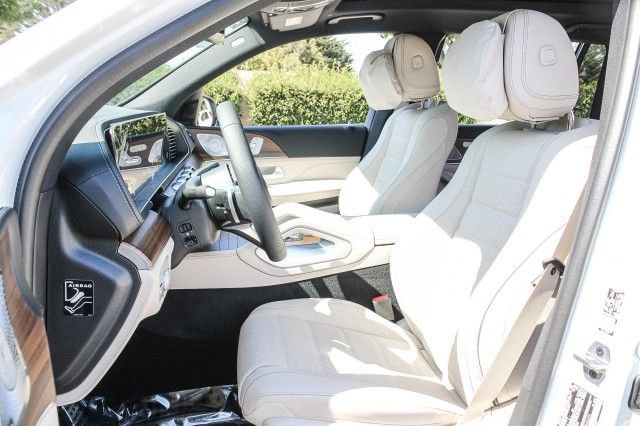 New 2025 Mercedes-Benz GLS 580 4MATIC image 19