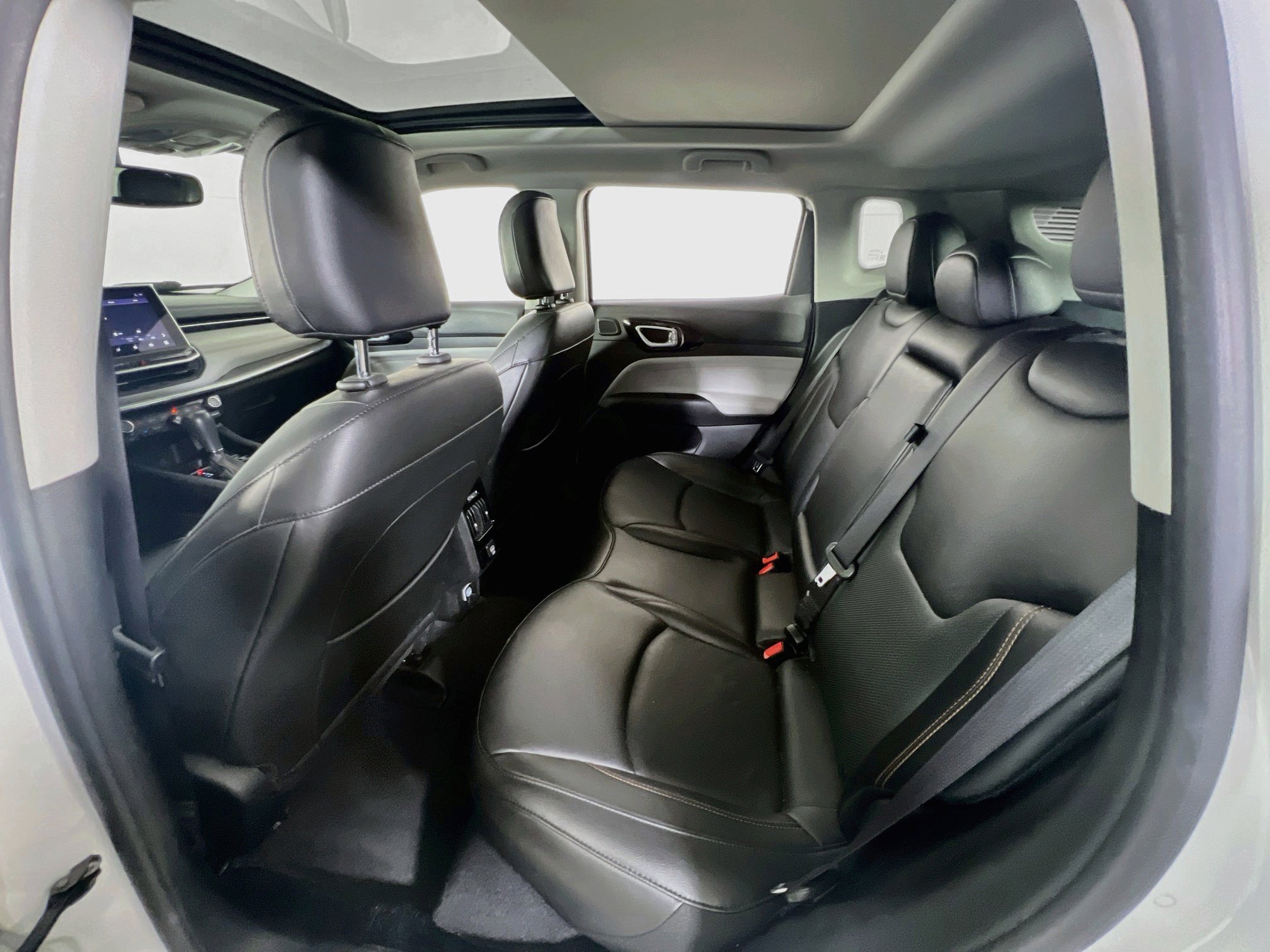 Used 2022 Jeep Compass Limited w/ Sun and Sound Group AWD/4WD image 23