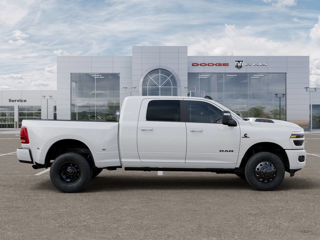 New 2026 RAM 3500 Laramie AWD/4WD image 22