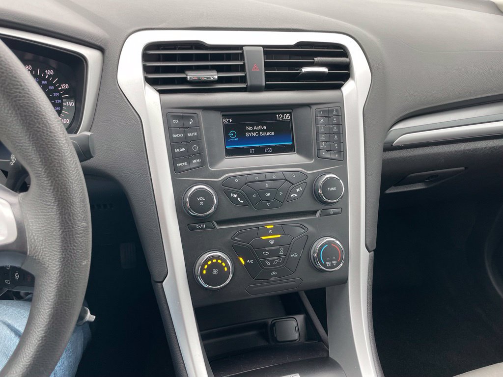 Used 2016 Ford Fusion S FWD image 10