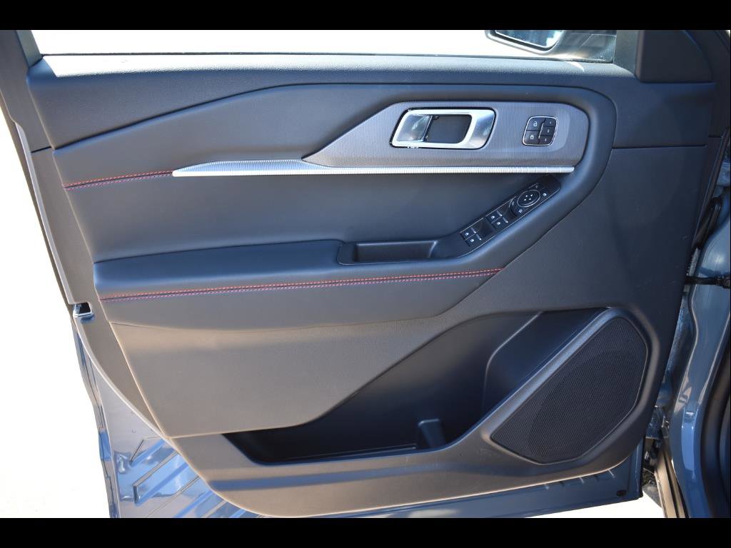 New 2025 Ford Explorer ST-Line w/ Premium Package image 18