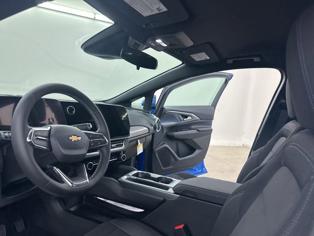 New 2026 Chevrolet Equinox EV LT image 26