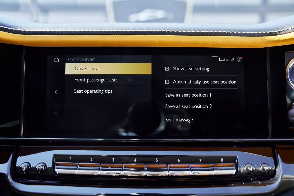 Used 2025 Rolls-Royce Cullinan image 79