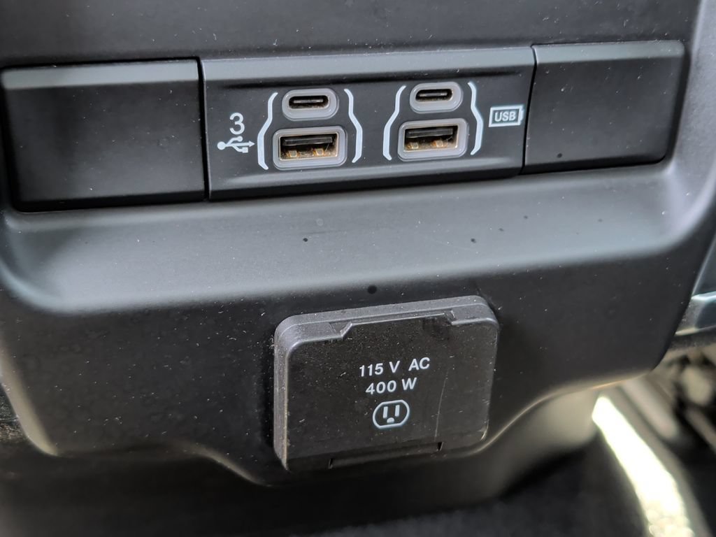 Used 2019 RAM 1500 Laramie w/ Sport Appearance Package AWD/4WD image 32