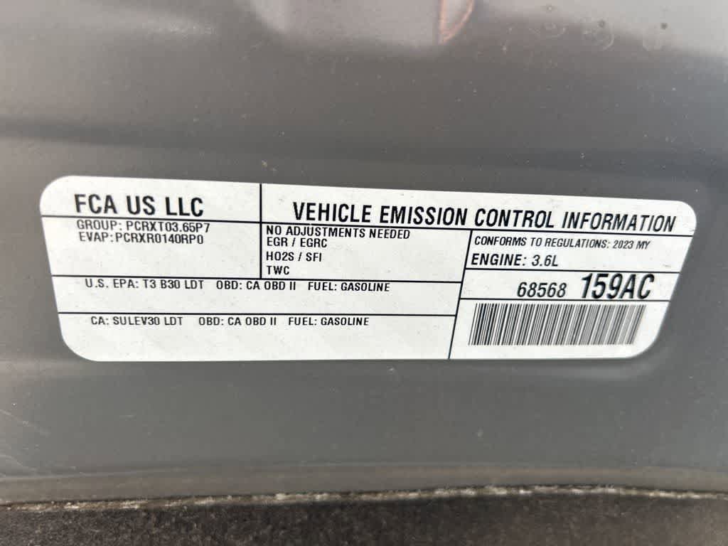 Used 2023 Chrysler Pacifica Limited FWD image 10