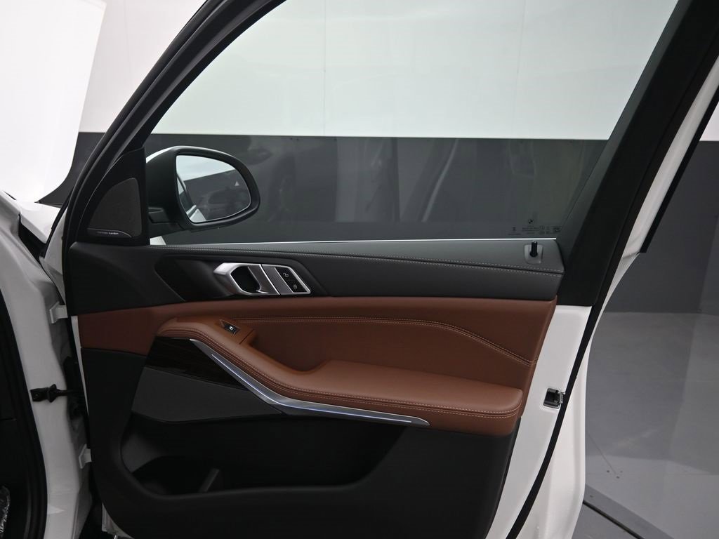 New 2026 BMW X5 xDrive50e image 19