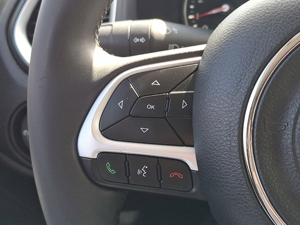 Certified 2021 Jeep Renegade Latitude image 17