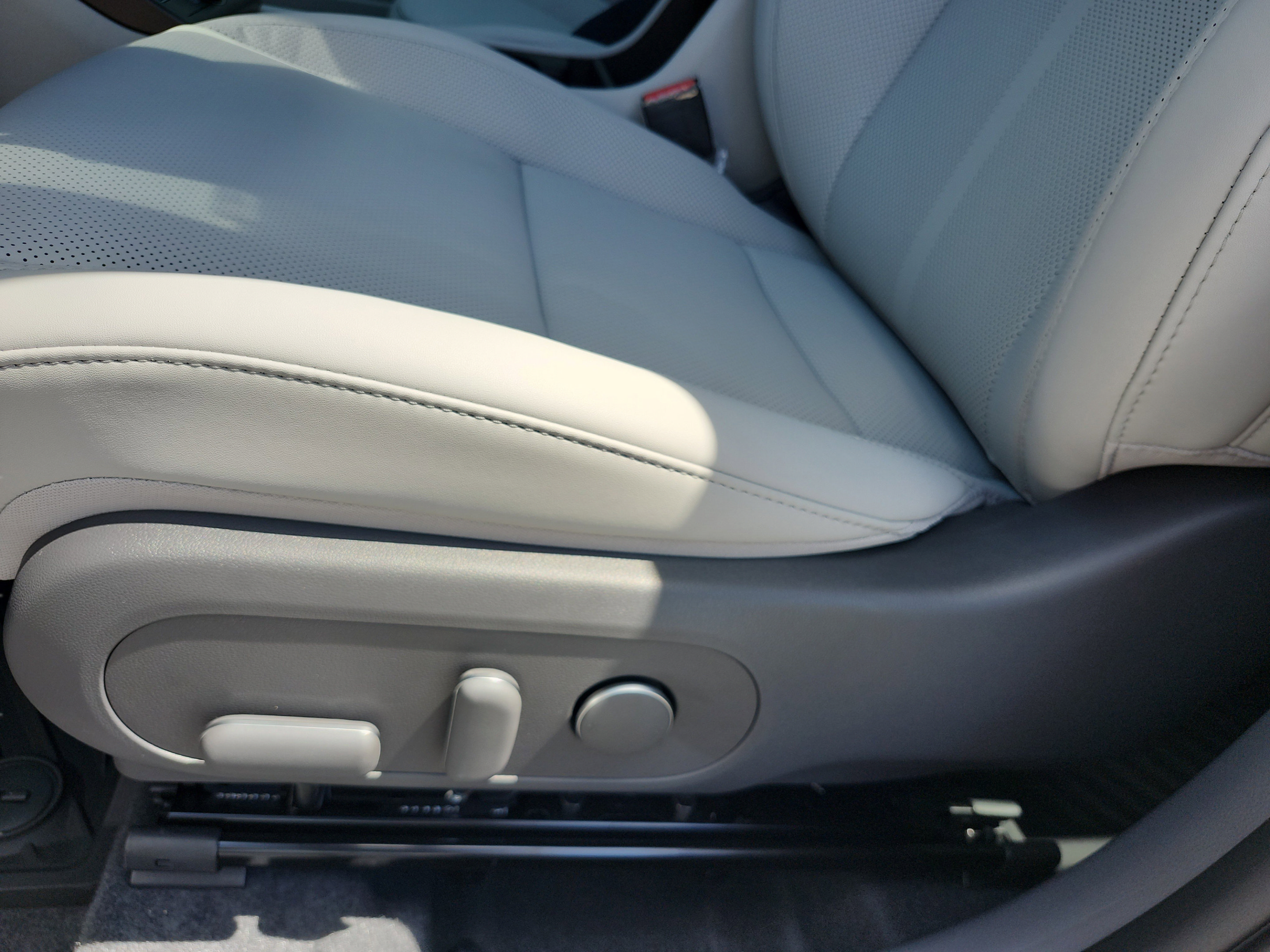 New 2026 Hyundai Kona SEL Premium FWD image 14