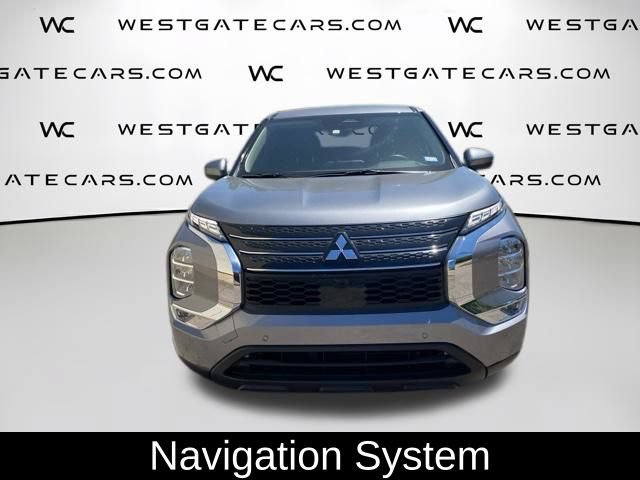 Used 2023 Mitsubishi Outlander SE FWD image 2