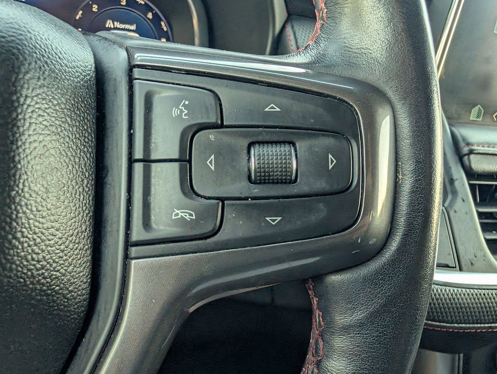 Used 2022 Chevrolet Tahoe RST w/ Luxury Package image 27