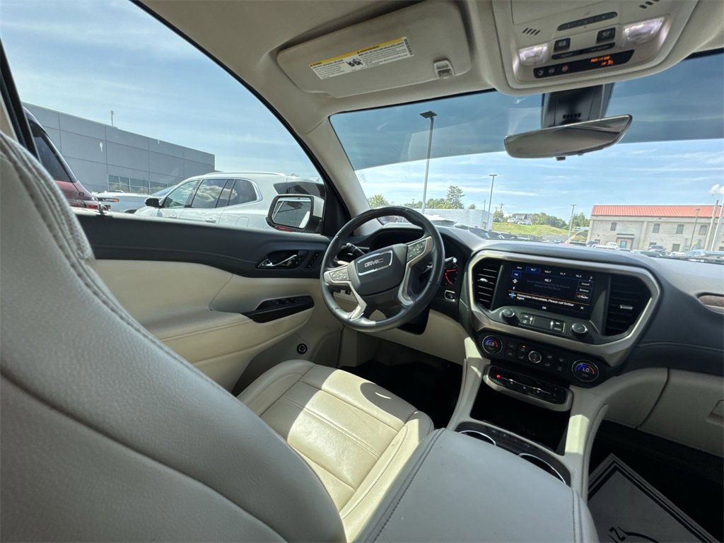 Used 2021 GMC Acadia Denali w/ Denali Technology Package image 15