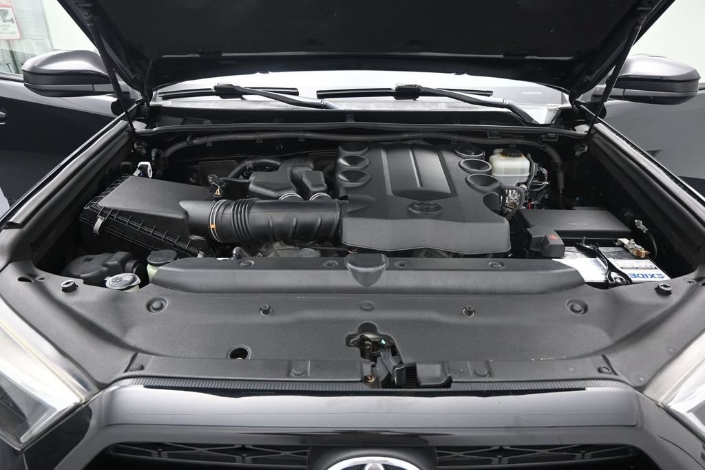 Used 2016 Toyota 4Runner SR5 AWD/4WD image 12