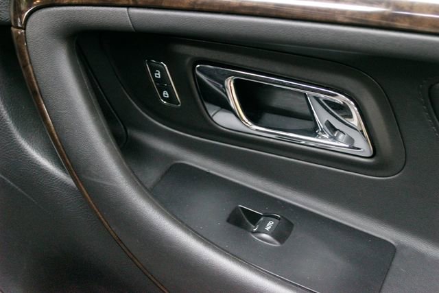 Used 2018 Ford Taurus Limited AWD/4WD image 9