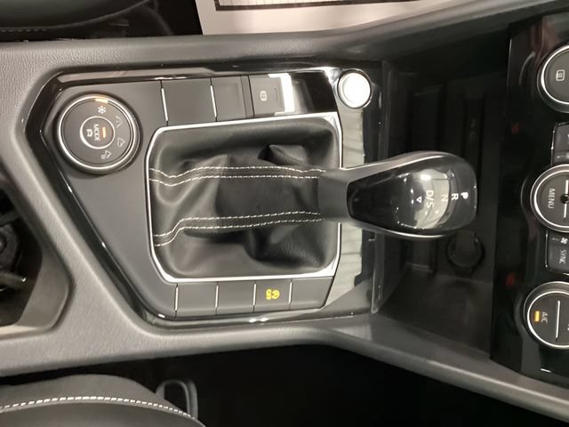 Certified 2023 Volkswagen Taos SEL AWD/4WD image 11