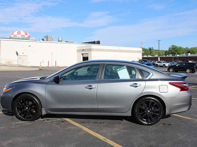Used 2018 Nissan Altima 2.5 SR w/ SR Midnight Edition FWD image 7