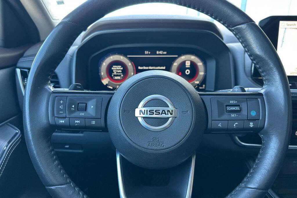 Used 2021 Nissan Rogue Platinum image 24